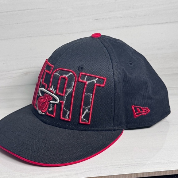 9fifty Other - Miami Heat 9Fifty Red and Black Snapback Cap